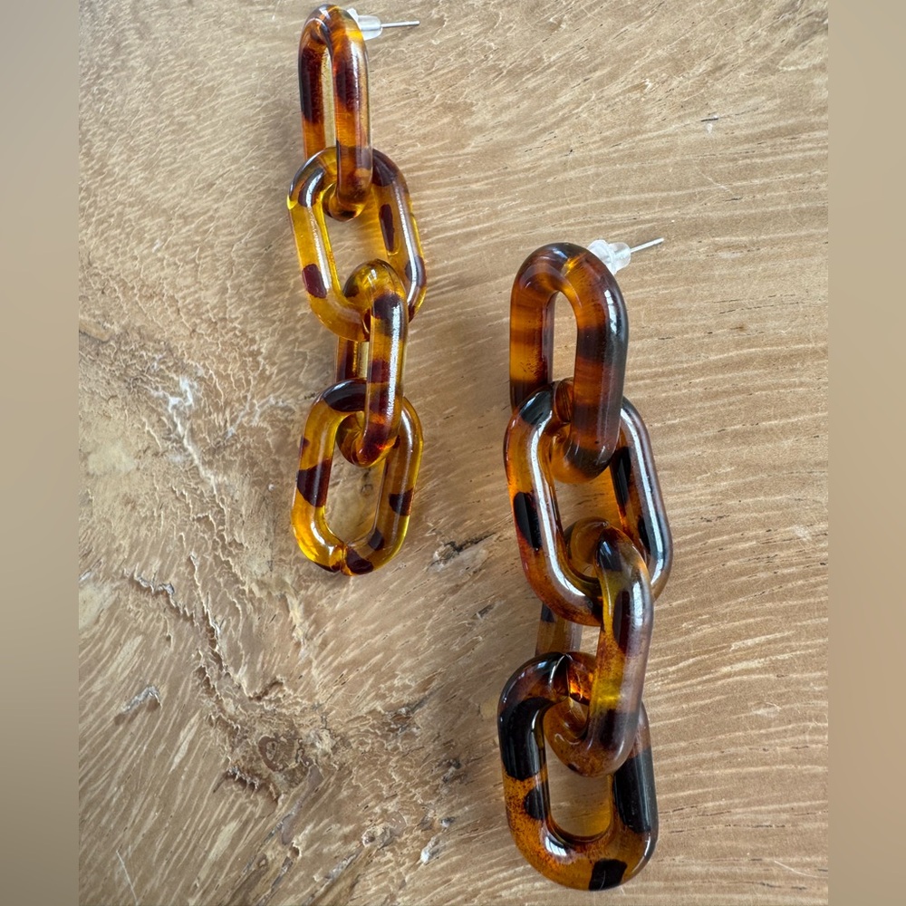 NWOT Tuckernuck Tortoiseshell Chain Link Earrings - Picture 3 of 4